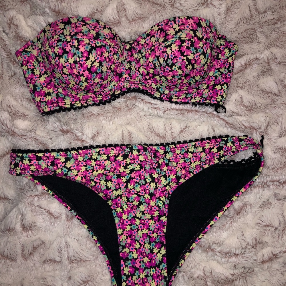 Floral bandeau bikini